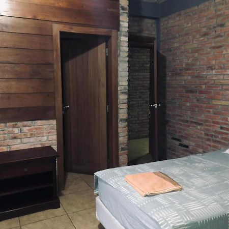 מונטניטה Tavarua Hotel מראה חיצוני תמונה